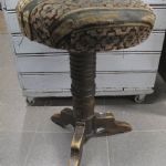 656 1550 PIANO STOOL